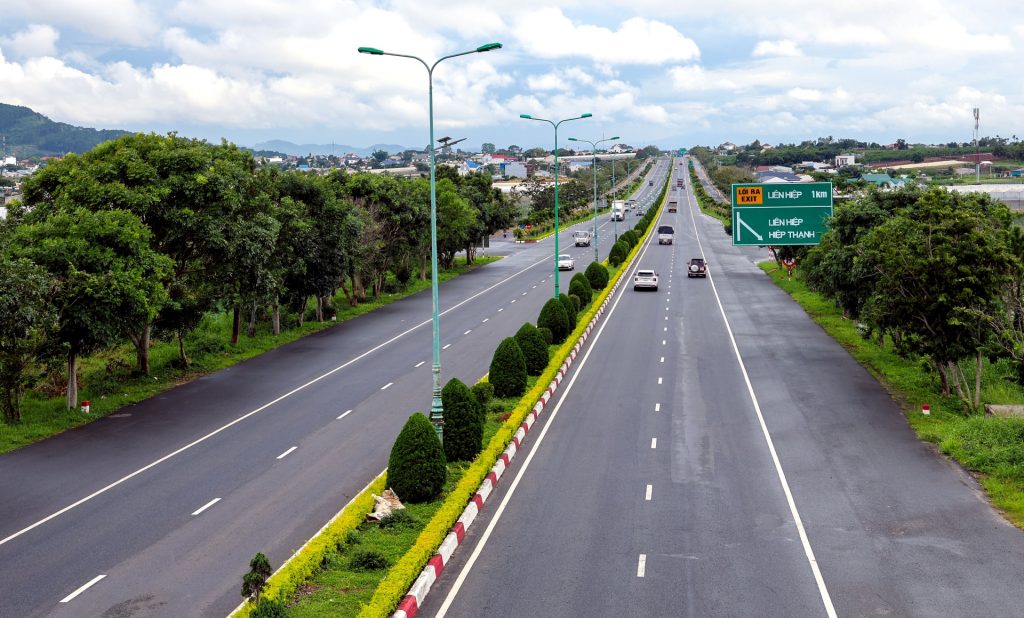 UBND tỉnh Lâm Đồng ký kết hợp đồng xây dựng cao tốc Bảo Lộc - Liên Khương